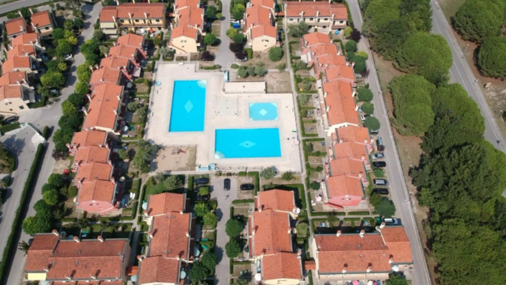 Sunny Villa Escape With Private Garden Bibione