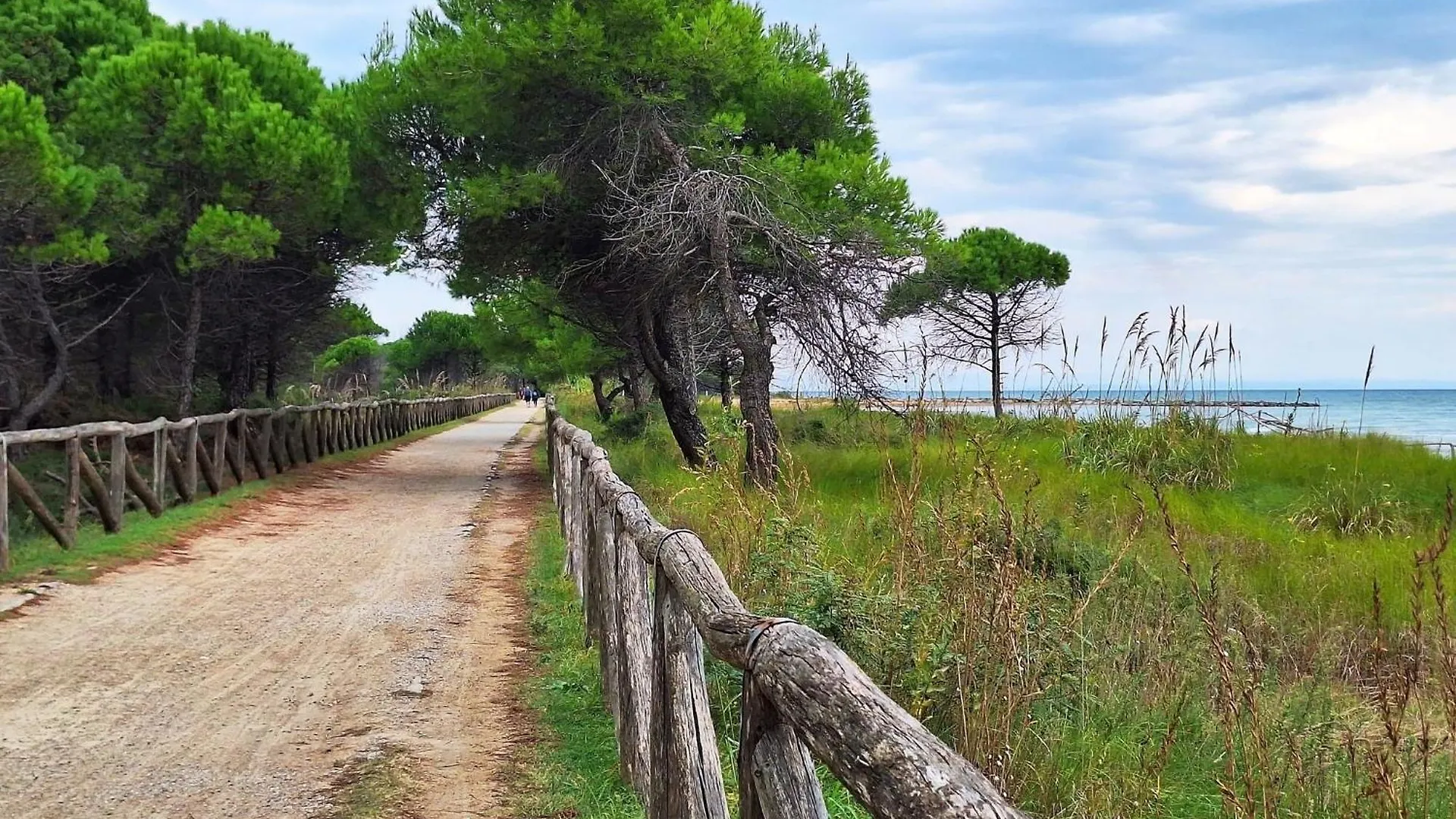 Sunny Villa Escape With Private Garden Bibione Italia
